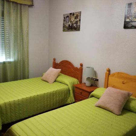 Apartament Alojamiento Romina Villanueva Del Arzobispo Zewnętrze zdjęcie