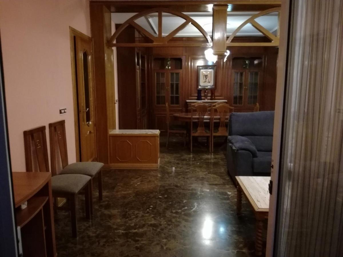 Apartament Alojamiento Romina Villanueva Del Arzobispo Zewnętrze zdjęcie