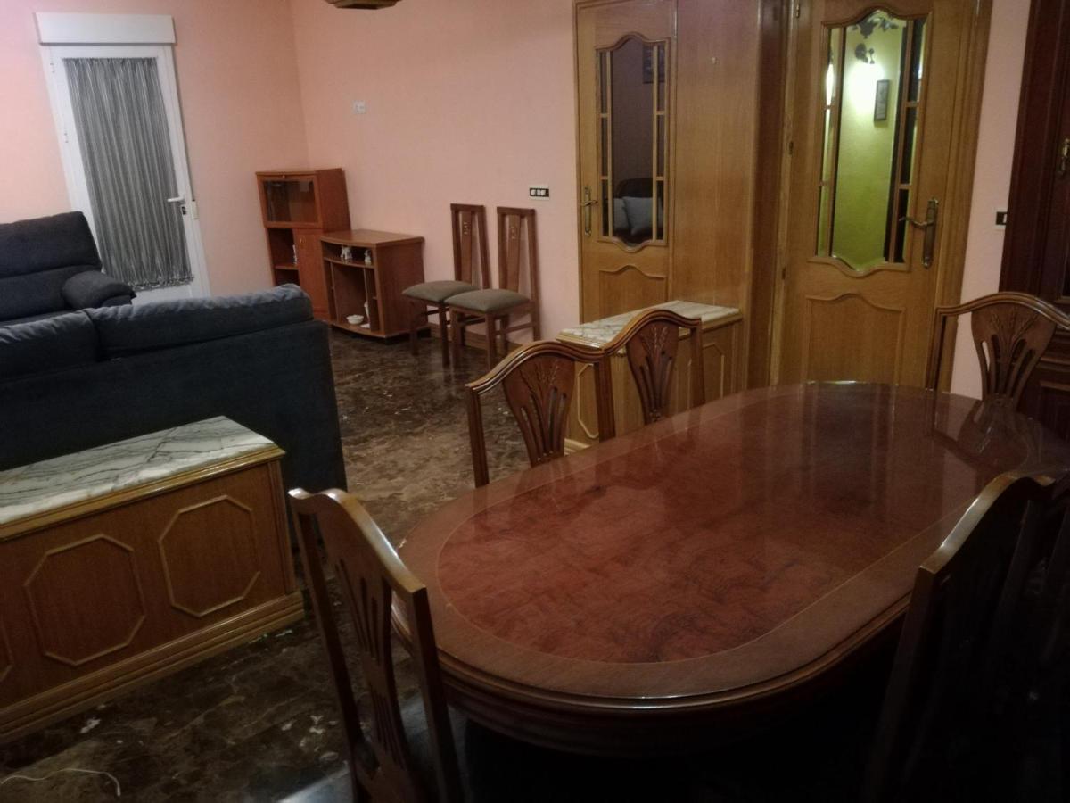 Apartament Alojamiento Romina Villanueva Del Arzobispo Zewnętrze zdjęcie